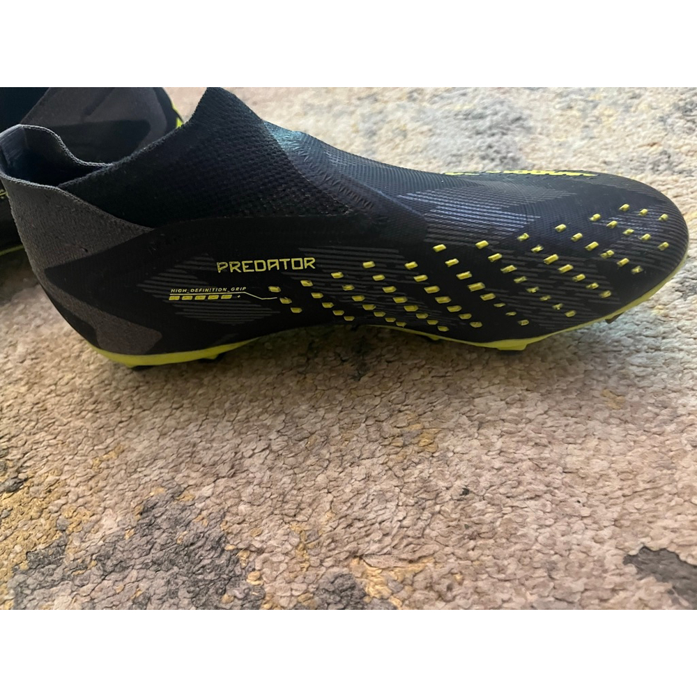 Adidas Predator cleats size 5 - Picture 4 of 6